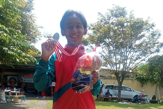 Ahmad Fatihuddin Kelas 7F Program Boarding, Juara 2 Panahan Tingkat Provinsi DIY